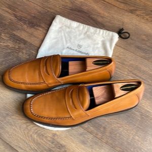 Randolph Loafer (Men)
Allen Edmonds 10.5B
USED